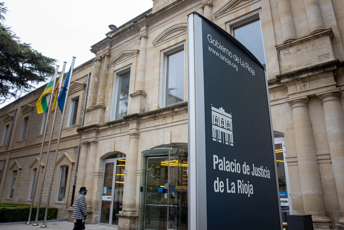 Indemnizan a un trabajador con 76.000 euros por un accidente laboral con una retroexcavadora